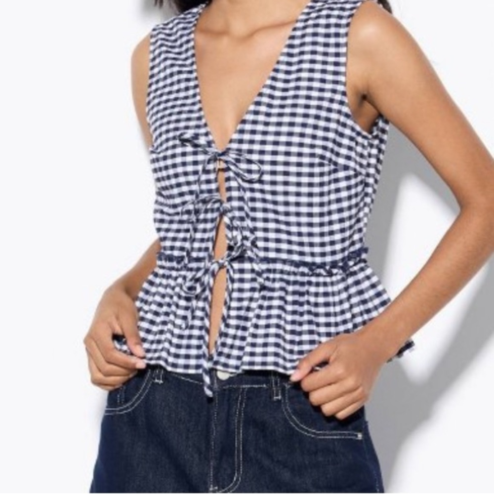 Tie Front by Ruffle Vest - Picture 5 of 6